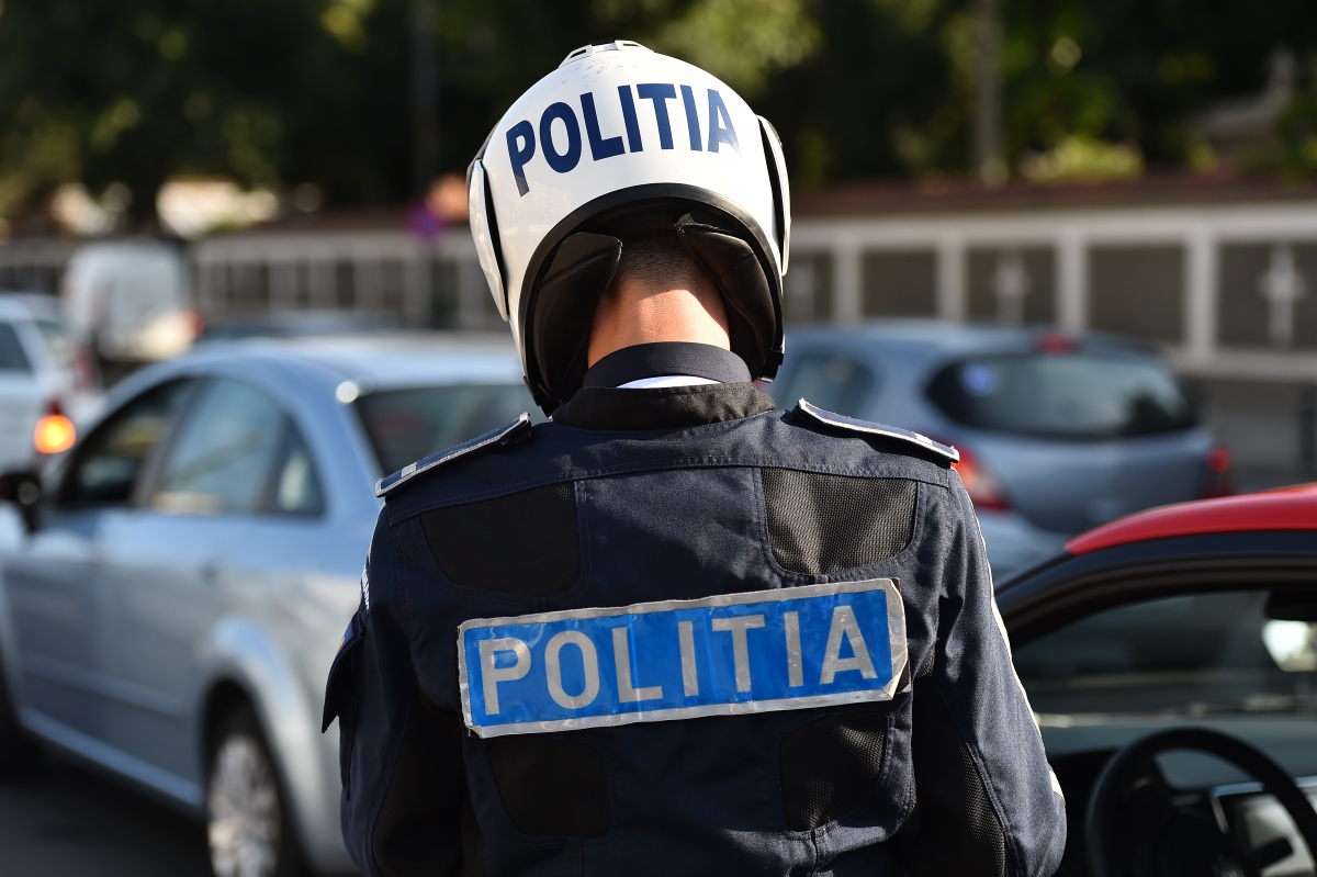 Salariile politistilor, majorate de Guvern cu 10%, iar cele ale personalului civil din institutiile de aparare cu 15%