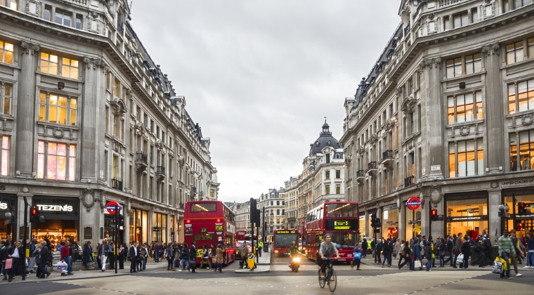 Londra: 1.972,59 euro