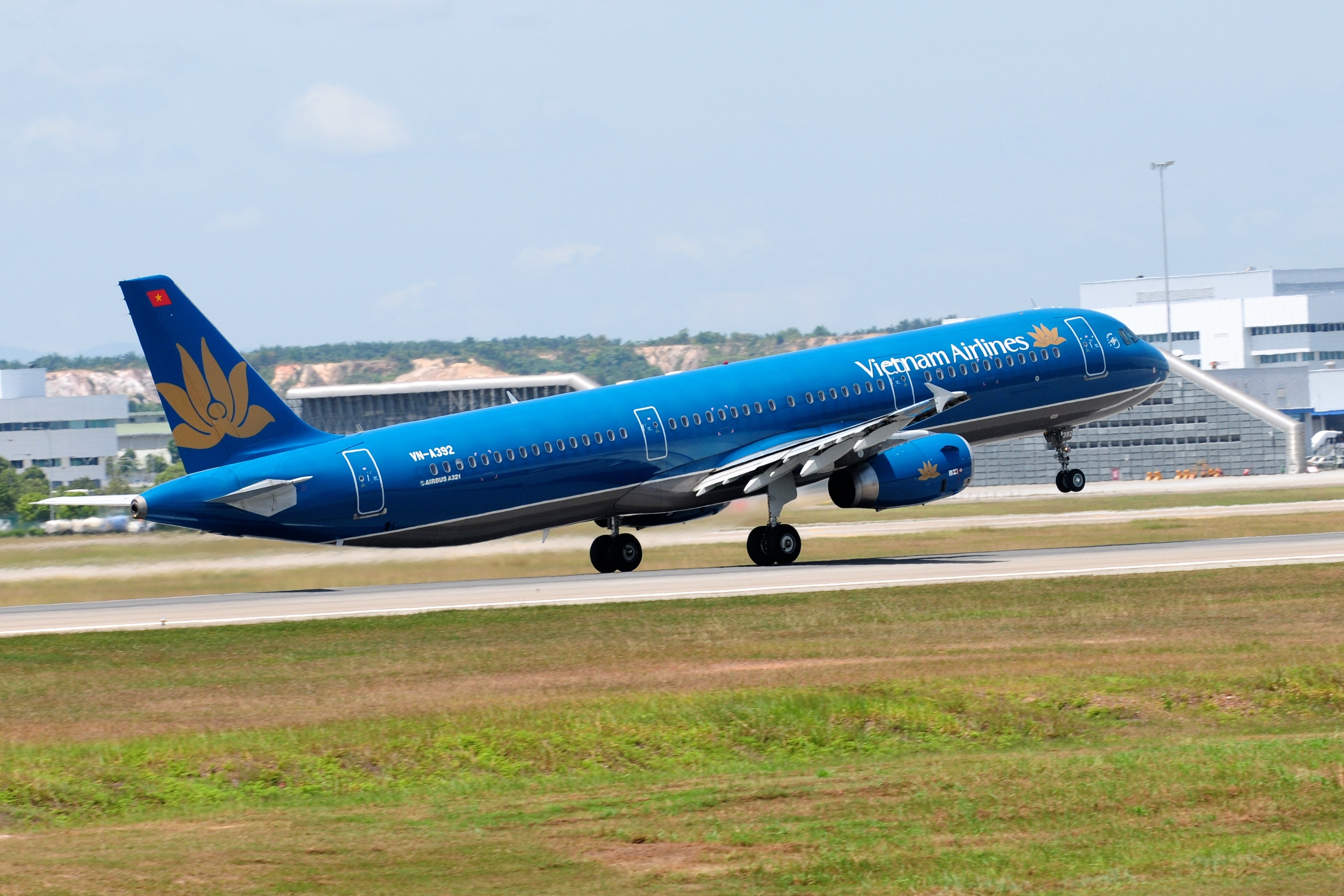 Vietnam Airlines + 17,2%
