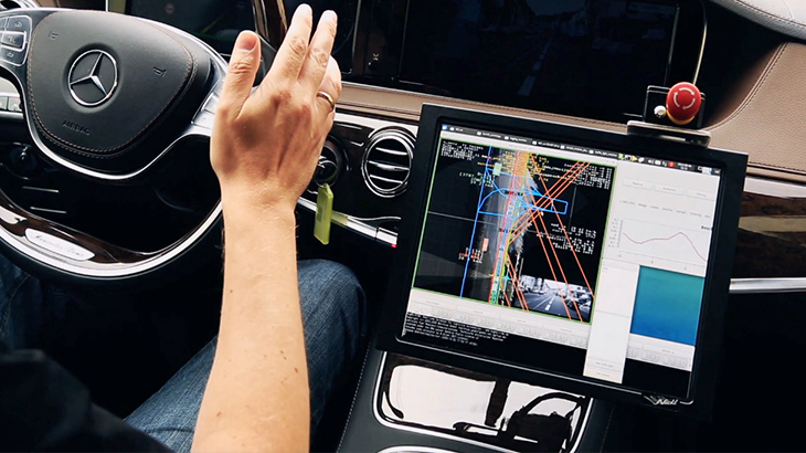 Sistem de conducere semi-autonoma