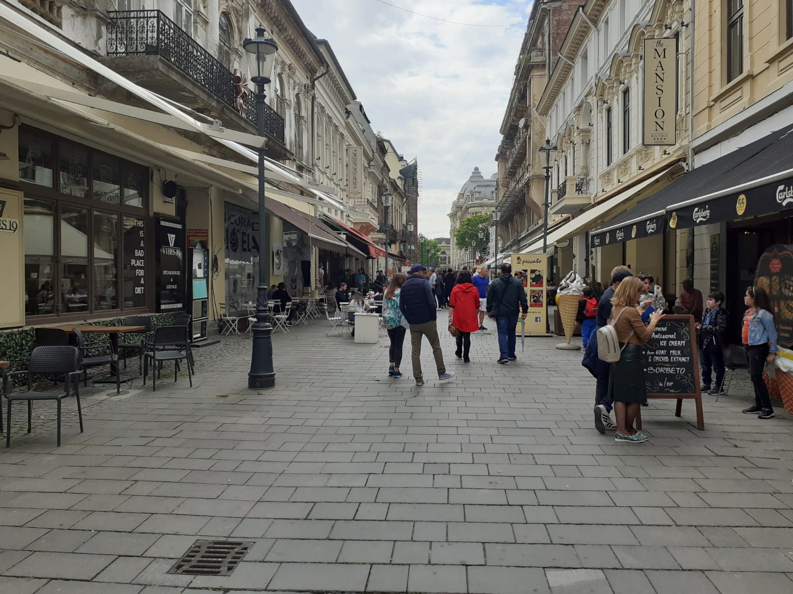 FOTO REPORTAJ | Cum arată Centrul Vechi după redeschiderea teraselor