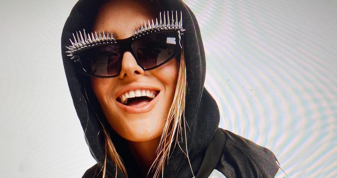 Delia 2,5 milioane urmăritori Instagram: 5.000 - 8.400$ / postare