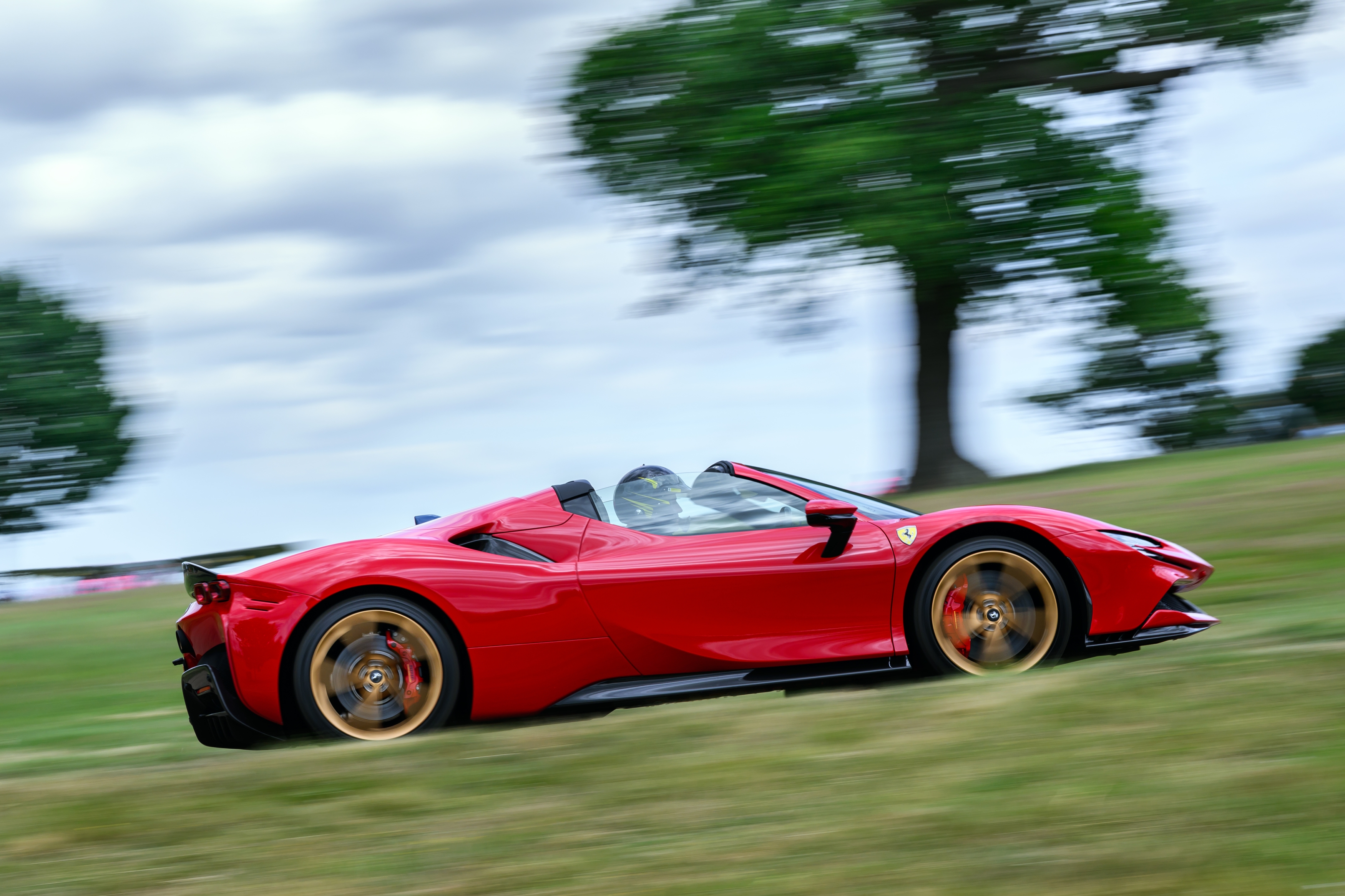 Ferrari SF90 Spider - 4 exemplare