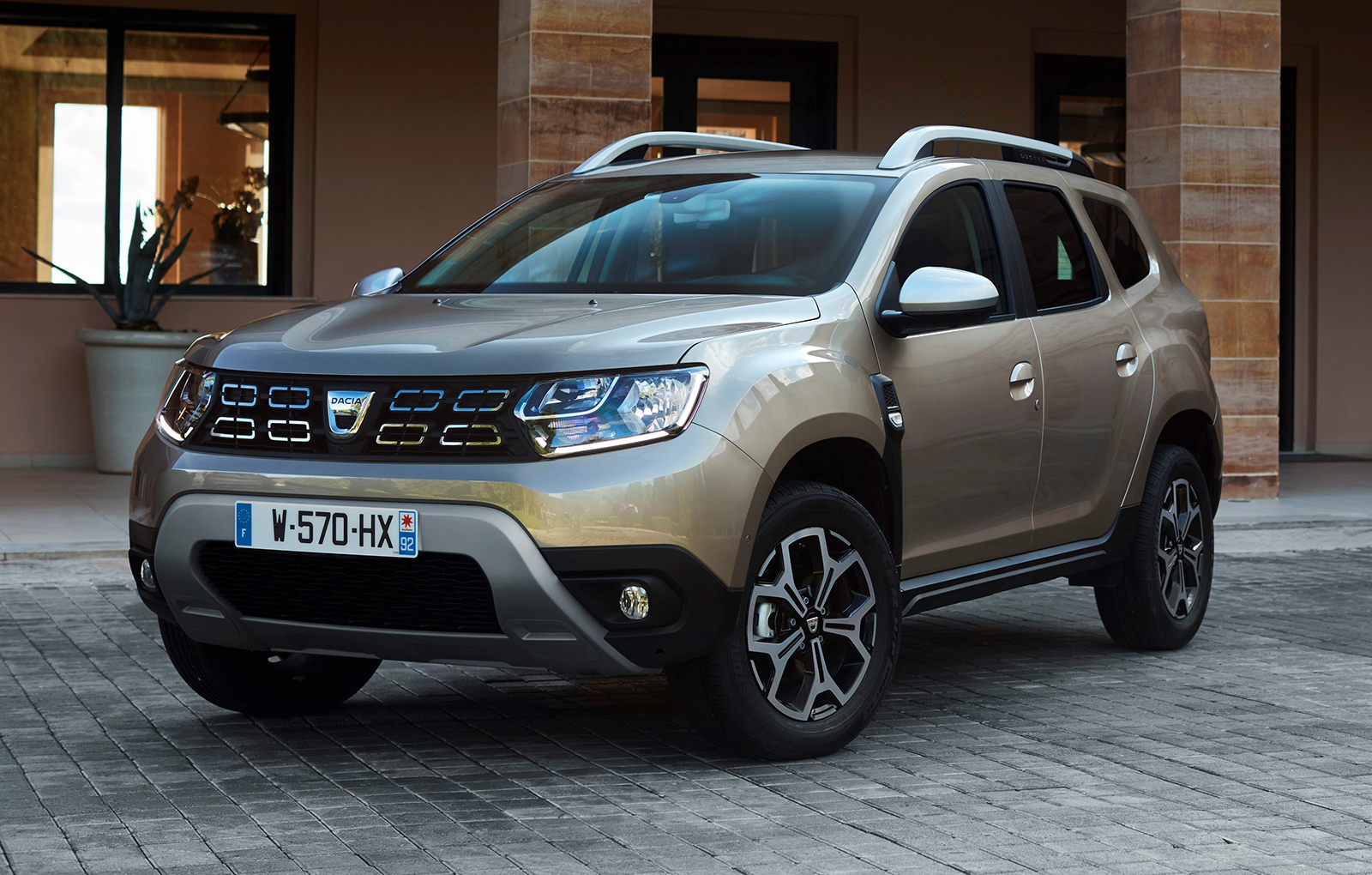 Dacia Duster: 12.350 euro cu TVA