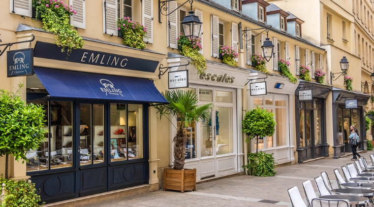 Paris: 1.073,45 euro